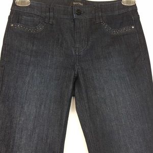 White House Black Market Blanc flare leg  Size: 2R